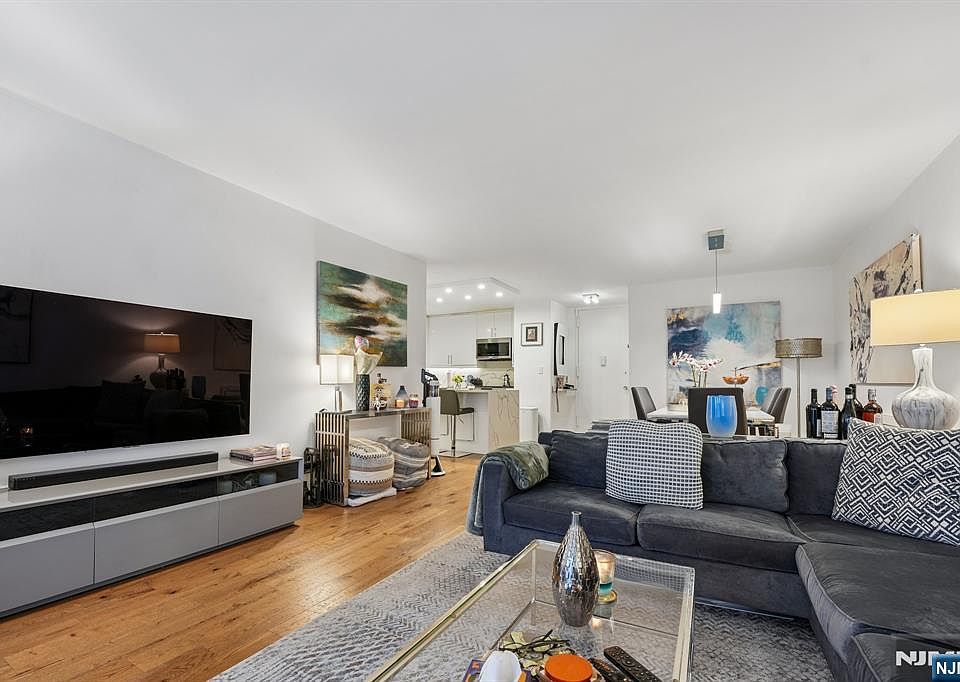 1st image of 555 North Ave APT 1V