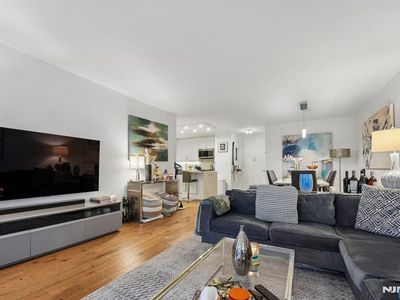 555 North Ave APT 1V, Fort Lee, NJ, 07024