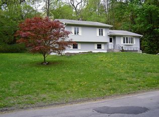 12 Shore Rd, Cornwall On Hudson, NY 12520