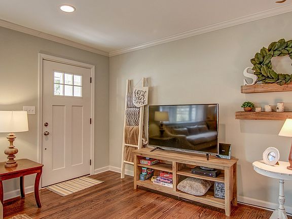 5th image of 3562 Westbrook Dr SE