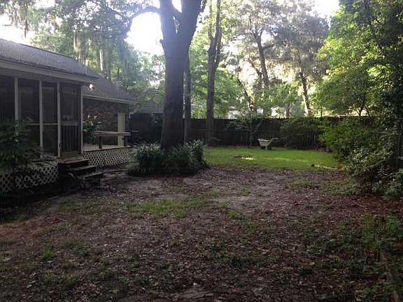 3rd image of 8 Wyecreek Ave