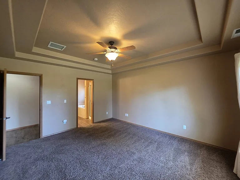 2300 Meridian Ave — Photo 12