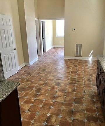3rd image of 823 De Armas St
