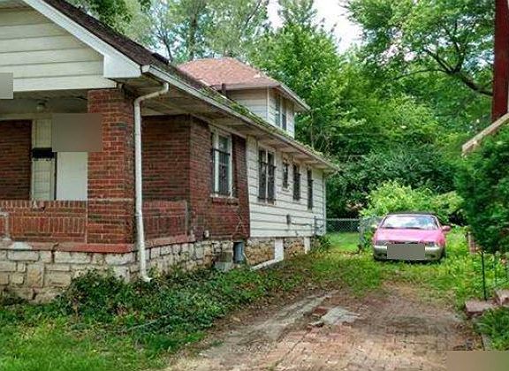 2nd image of 1820 E 73rd St