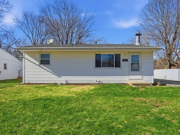 2252 Northridge Ln, Washington, IL 61571