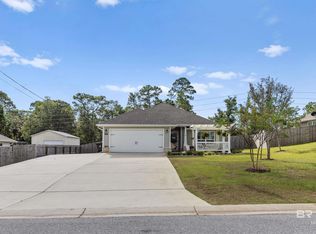 3142 Pinewood Cir, Lillian, AL 36549