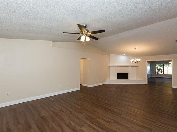 2nd image of 1020 S Woodlawn Ave