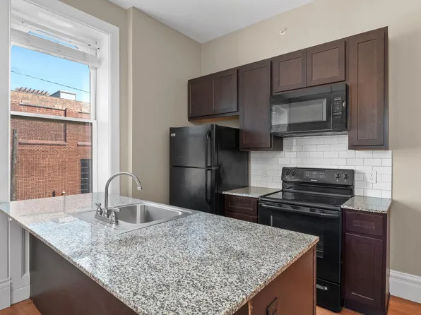 900 Barton St #2F, Saint Louis, MO 63104