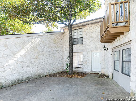 2nd image of 109 Bentwood Dr