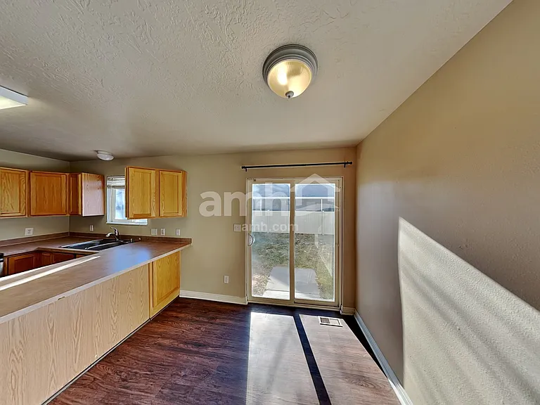173 Apple Ave — Photo 5