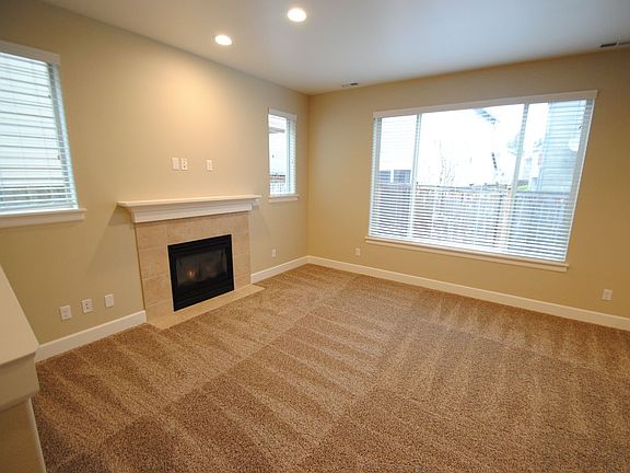 2nd image of 10065 1st St NE