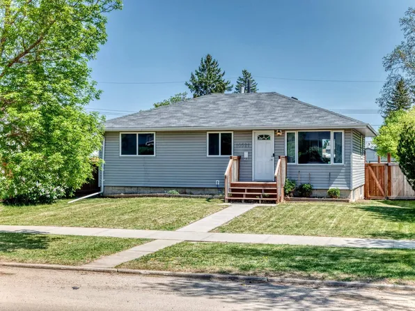 10521 163rd St NW, Edmonton, AB T5P 3P2