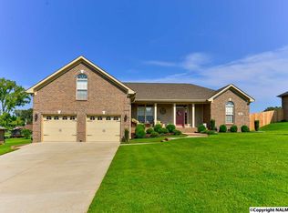 113 Grassy Bank Dr, New Market, AL 35761