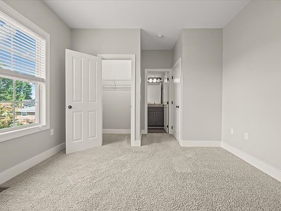 5th image of 102 Mackenzie Way