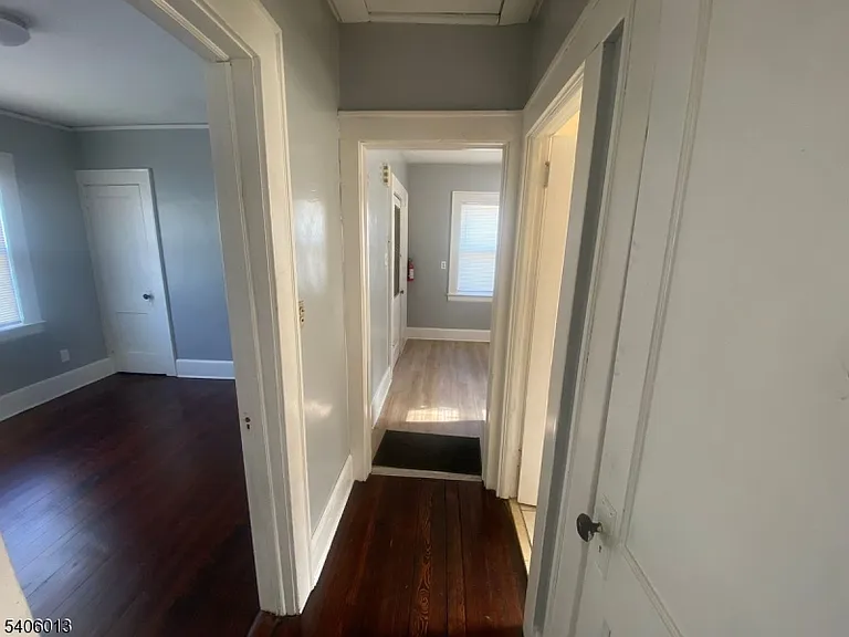 133 Willowdale Ave — Photo 15
