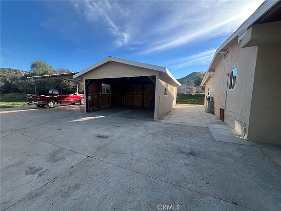 3rd image of 40481 Sage Rd