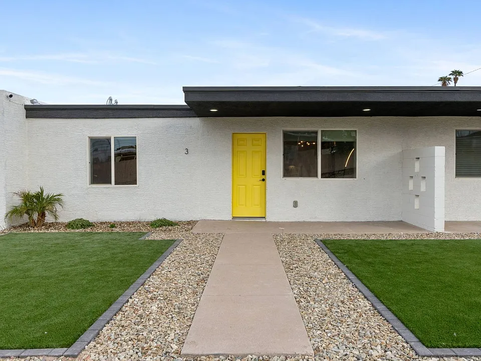 1562 E Peoria Ave #3