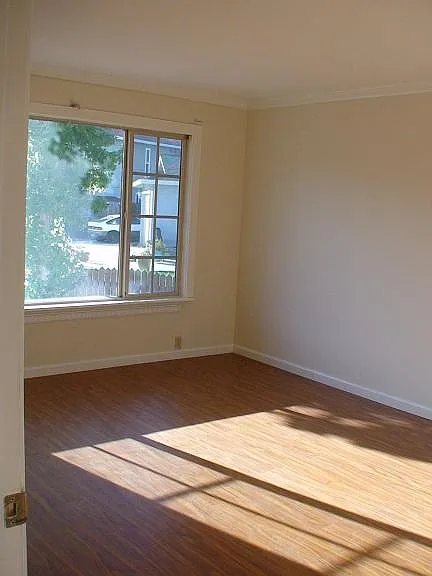 4 bed, 1600 sqft, $4,200 — Photo 2
