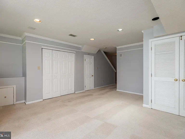 872 N Waterford Ln — Photo 11