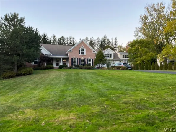 1 Clift Ln, Skaneateles, NY 13152