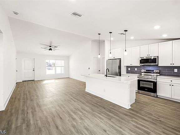 5th image of 1702 NW 5th Pl