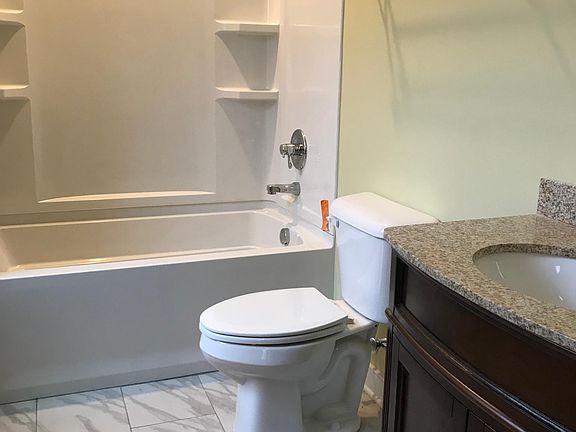 5th image of 1010 Park Ave APT 4