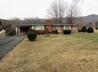 976 Rittertown Rd, Hampton, TN 37658