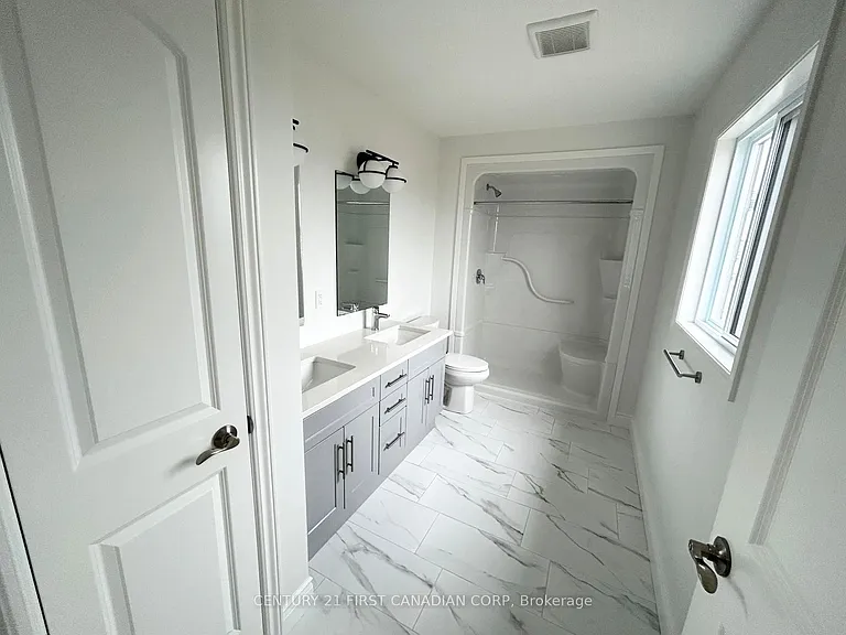 201 Roy McDonald Dr #UPPER — Photo 17