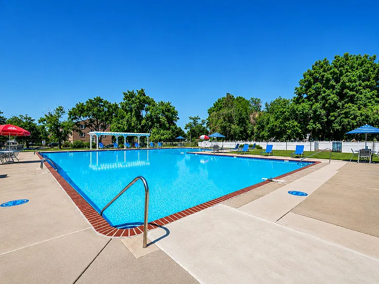 Fairways Apartment Homes — Photo 18