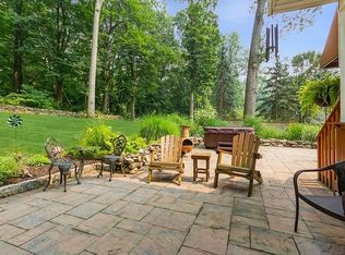 55 Pembroke Dr, Poughkeepsie, NY 12603