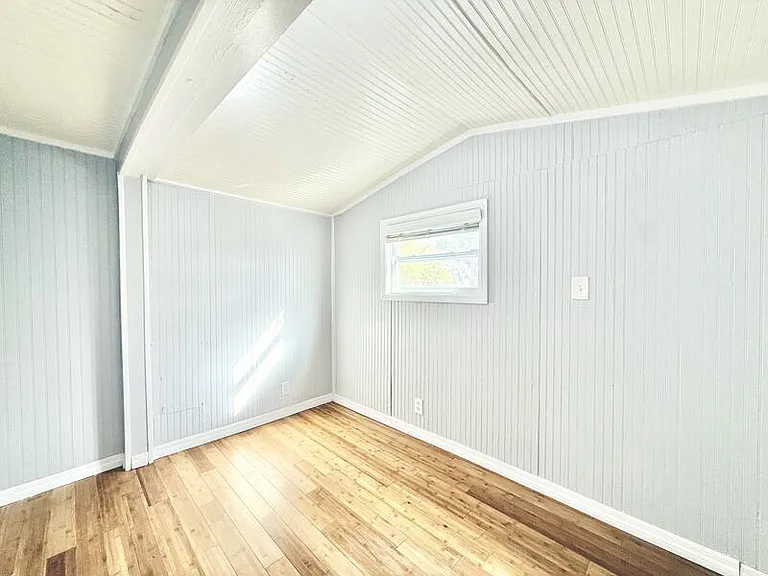 713 Smith St — Photo 36