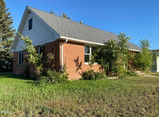 624 10th Ave W, Williston, ND 58801