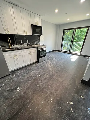 Rented by Delmark Realty LLC | media 2