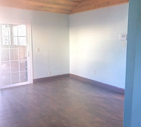 3rd image of 2409 W 12th St