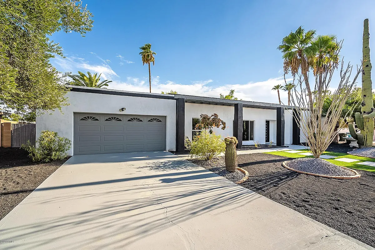 Building Photo - 6621 E Sharon Dr