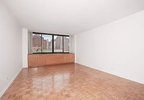 5th image of 159 E 30th St APT 8B