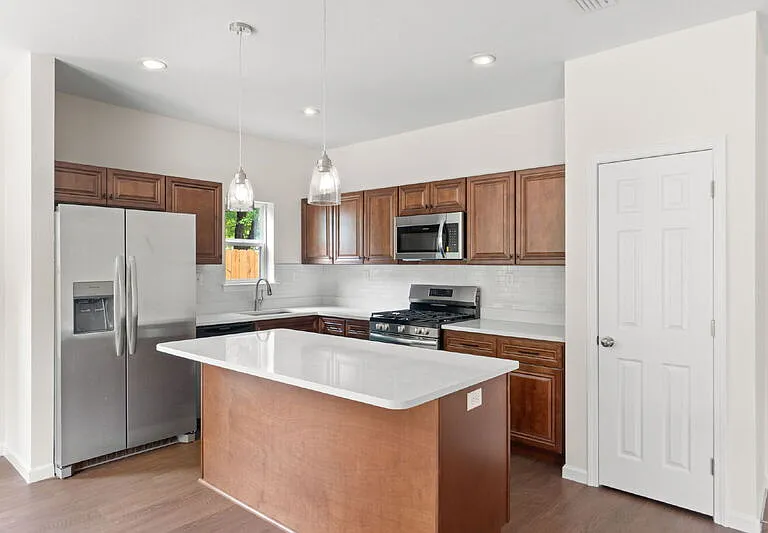 751 Amos St #B — Photo 5