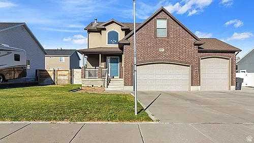 2077 N 1450 W Photo 1