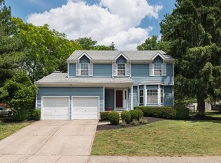 1702 White Pine Dr, Amelia, OH 45102