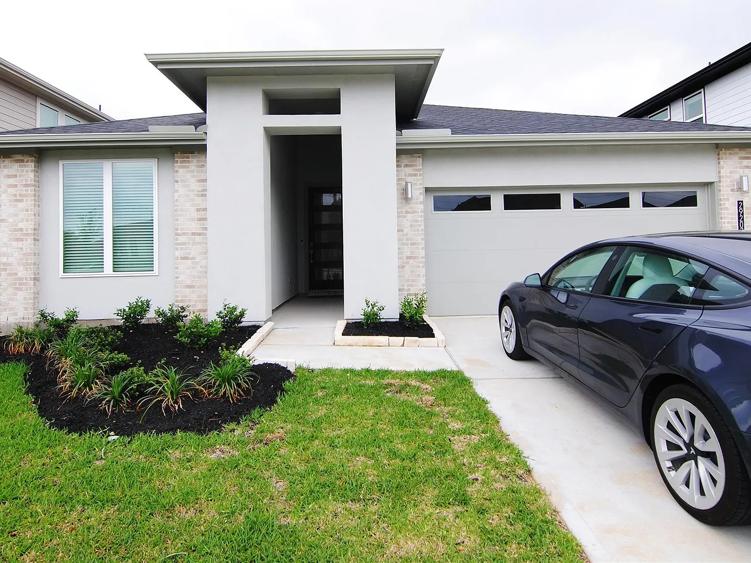 4 bed, 3.0 bath, 2246 sqft, $2,500 — Photo 2