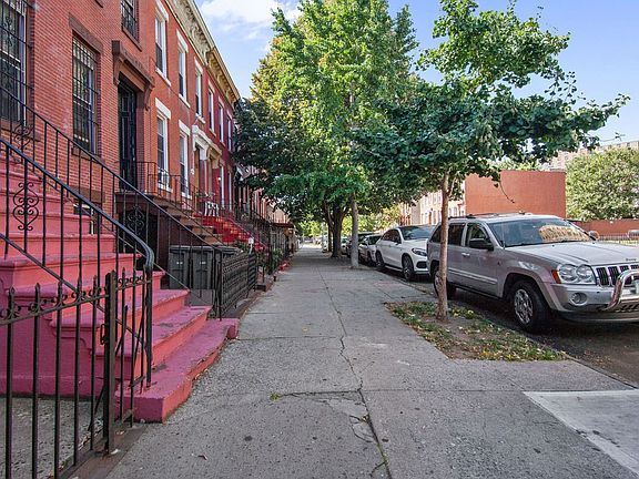 2nd image of 430 Kosciuszko St