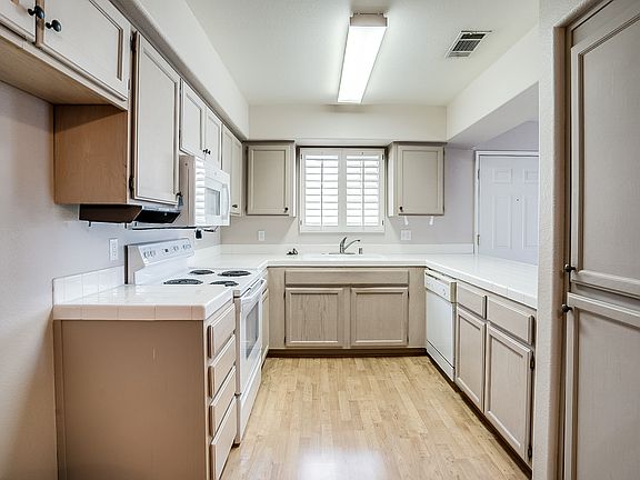 4th image of 2725 S Nellis Blvd Unit 2059