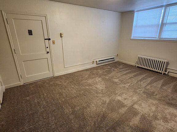 2nd image of 1986 Saint Clair Ave APT 8