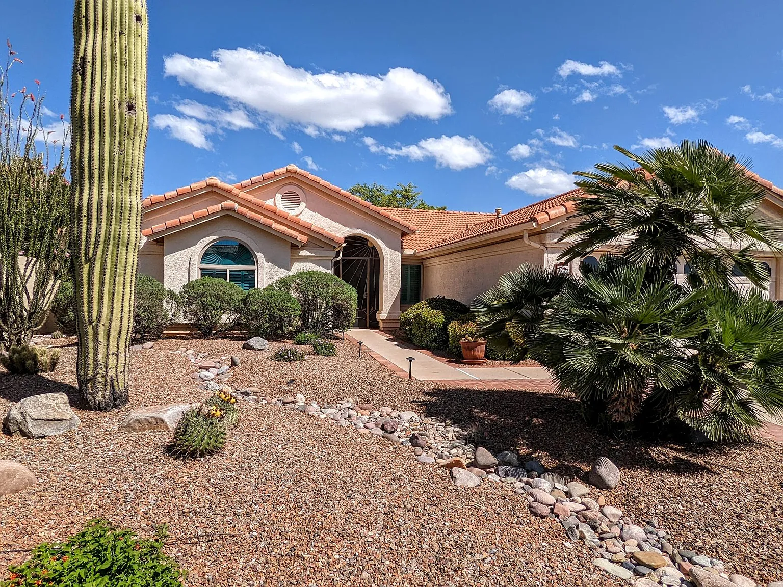 3 bed, 2258 sqft, $2,750 — Photo 3
