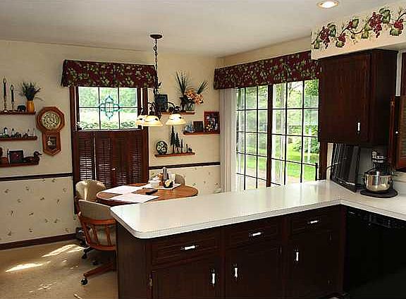 3rd image of 929 Bexley Dr