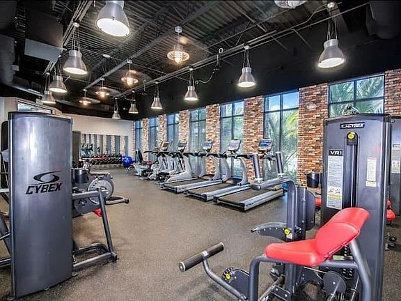 4th image of 646 Longboat Dr #646