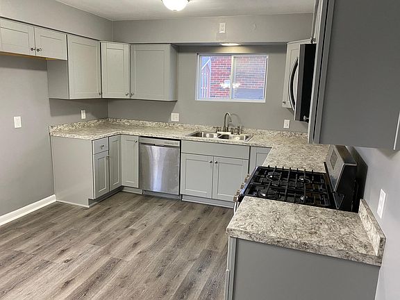 2nd image of 4374 Mahoning Ave