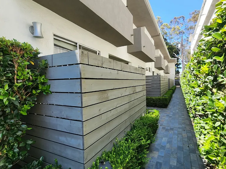 1433 S Saltair Ave #8 — Photo 2