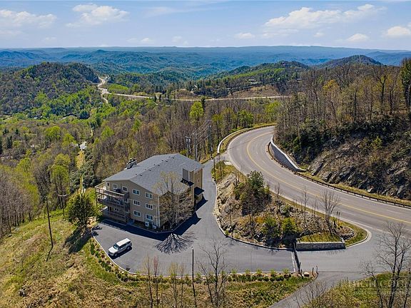 2nd image of 5970 Blowing Rock Boulevard #12
