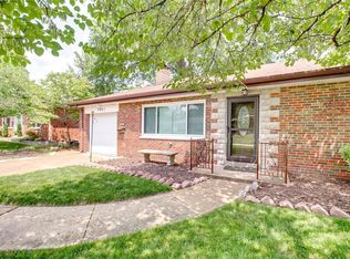 7421 Cheshire Ln, Saint Louis, MO